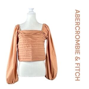 ABERCROMBIE & FITCH Long Sleeve Crop Top, Pleated Front Smocked Back, Size L.